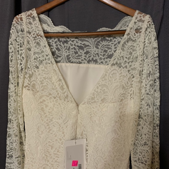 Belsoie ivory lace dress - Picture 5 of 6